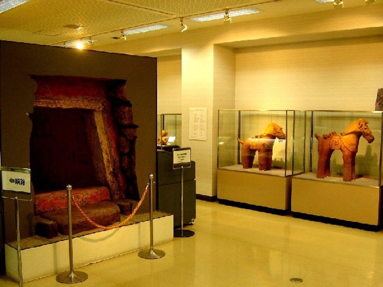 🏛️ 호랑이 무덤 고분(토라즈카 고훈) 이미지 5